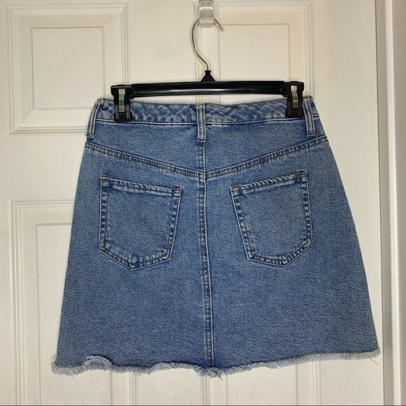 Wild Fable Studded Jean Skirt Raw Hem Size 4 - Picture 3 of 6